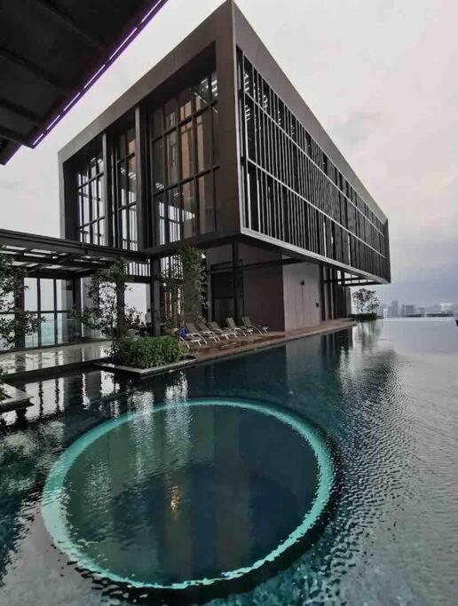 Infinity Pool/ Lucentia Bbcc, Near Lalaport, Pnb118, Klcc Lägenhet Kuala Lumpur Exteriör bild
